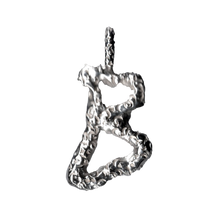 Laden Sie das Bild in den Galerie-Viewer, Coral Font Necklace