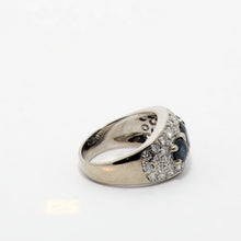 Laden Sie das Bild in den Galerie-Viewer, Ring 750/- Weißgold mit Brillanten und Saphir