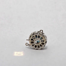 Laden Sie das Bild in den Galerie-Viewer, Schließe für/mit Perlcollier