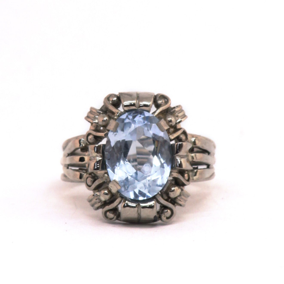 Ring mit Aquamarin